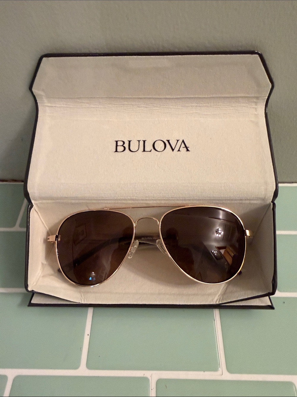 Unisex Bulova Valcourt Gold Aviator Sunglasses with Amber/Brown Lenses NEW wCase